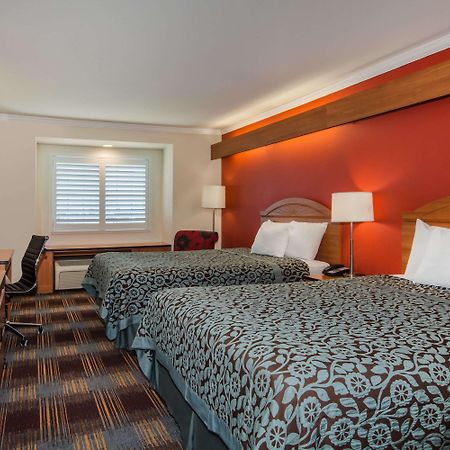 Days Inn & Suites By Wyndham Antioch Exteriör bild